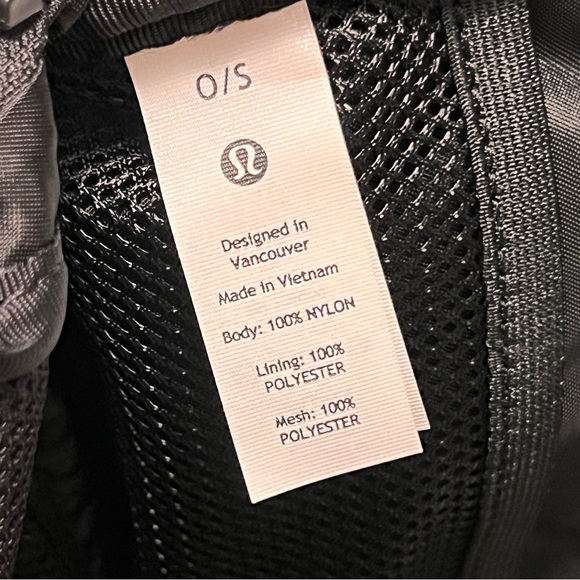 NWT Lululemon Everywhere Belt Bag - Picture 5 of 9